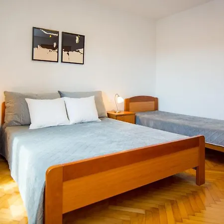 Gostinjska kuća Maria *